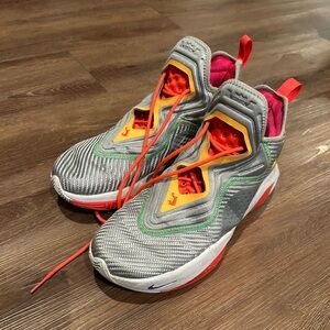 Nike LeBron James solder 14 size 10.5